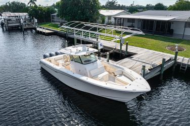 37' Grady-white 2018 Yacht For Sale